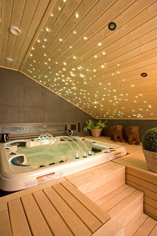 Hot tub