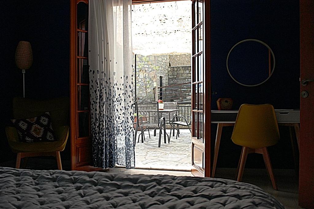 Homel Rocks -Elegant Apt 2BD -Amazing garden view photo