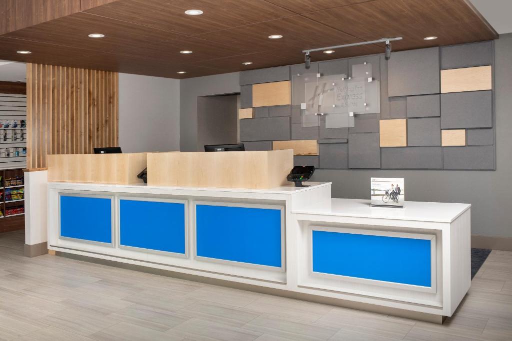 Holiday Inn Express Puyallup photo