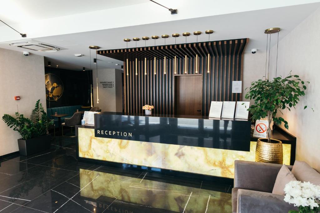 Central Point Hotel photo