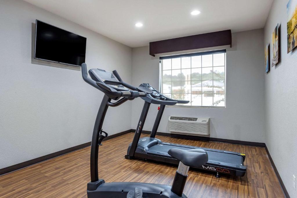 Comfort Inn & Suites North Little Rock JFK Blvd photo