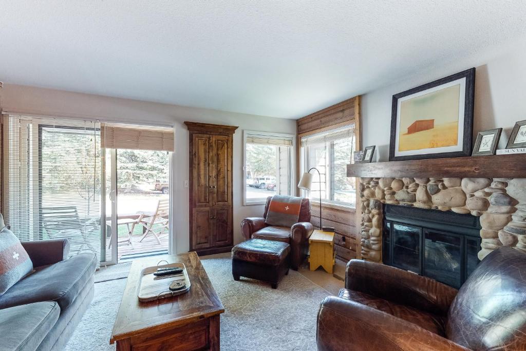 4027 Bluff, Sun Valley