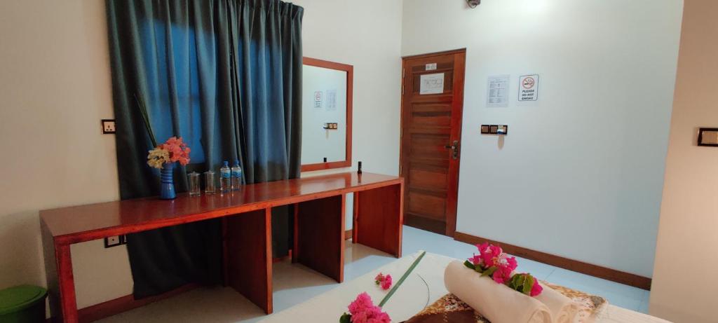 Equator Holiday Inn photo