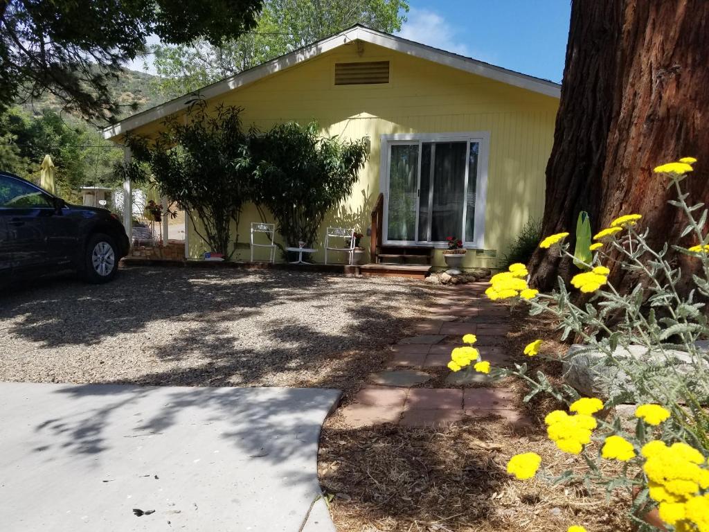 Yosemite Plaisance Bed & Breakfast photo