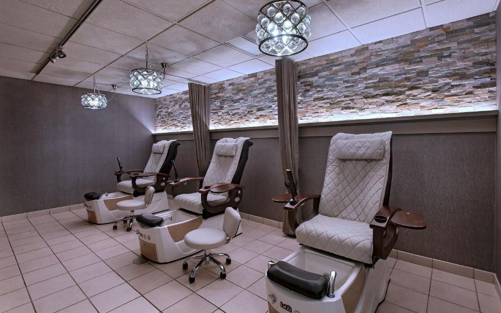 Eaglewood Resort & Spa Photo 38