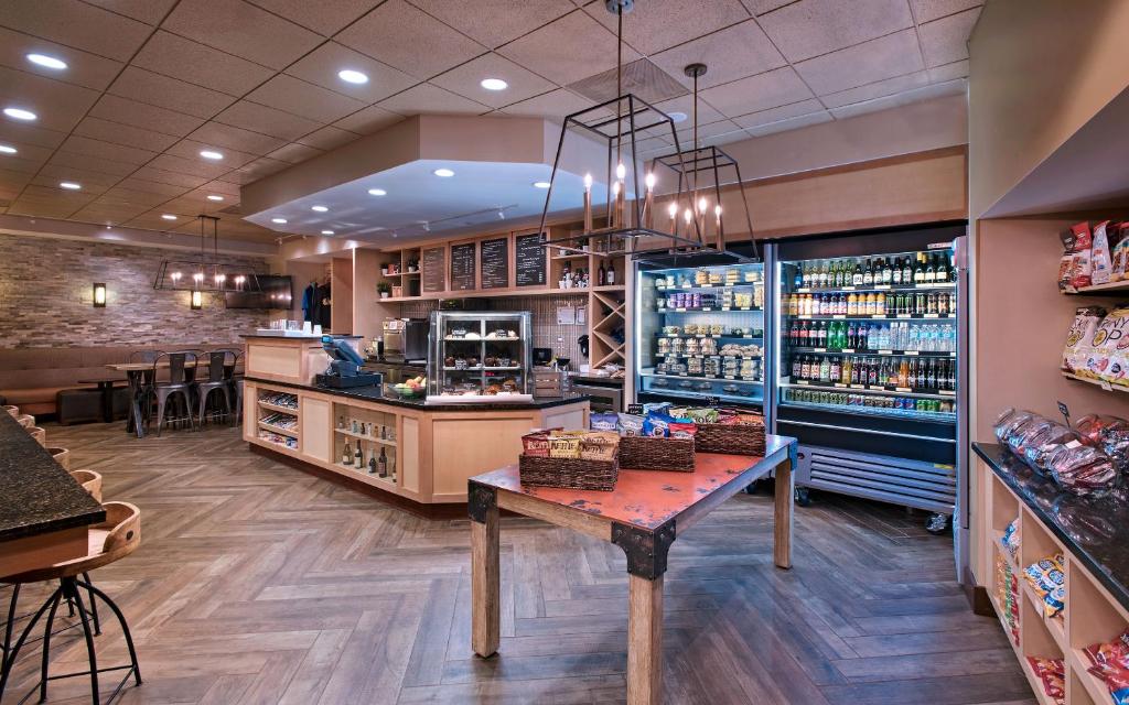 Eaglewood Resort & Spa Photo 48