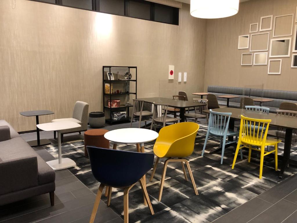 Shared lounge/TV area