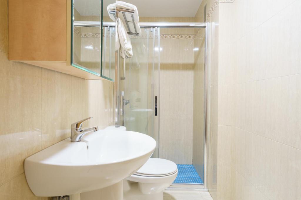 Hostal Frasca by Vivere Stays photo