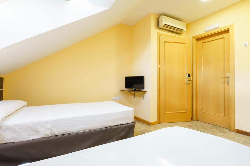 Hostal Frasca by Vivere Stays photo