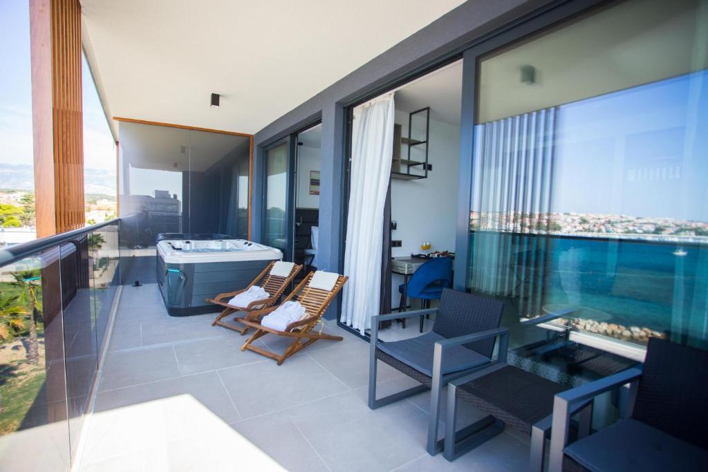 LIBERTY PLAZA ジャグジー