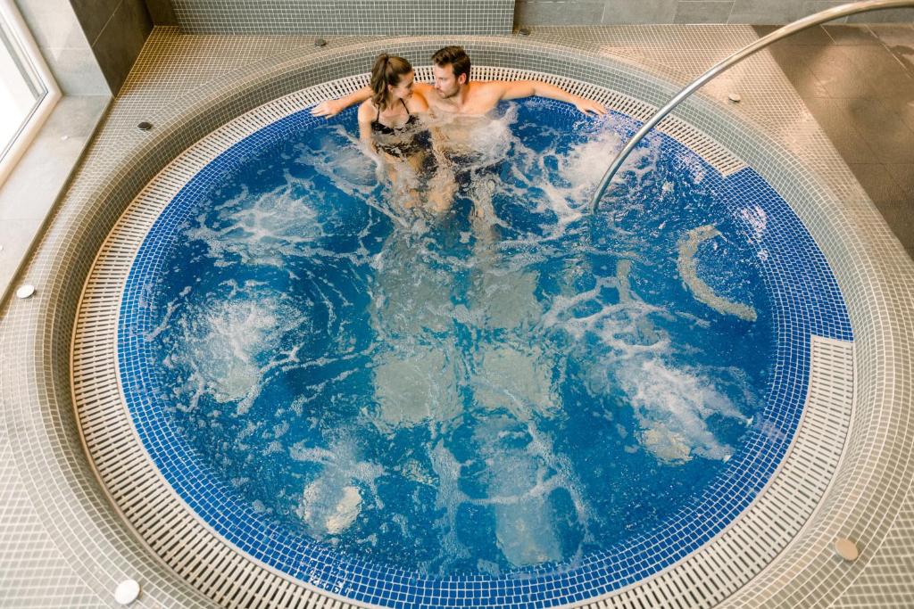 Hot tub