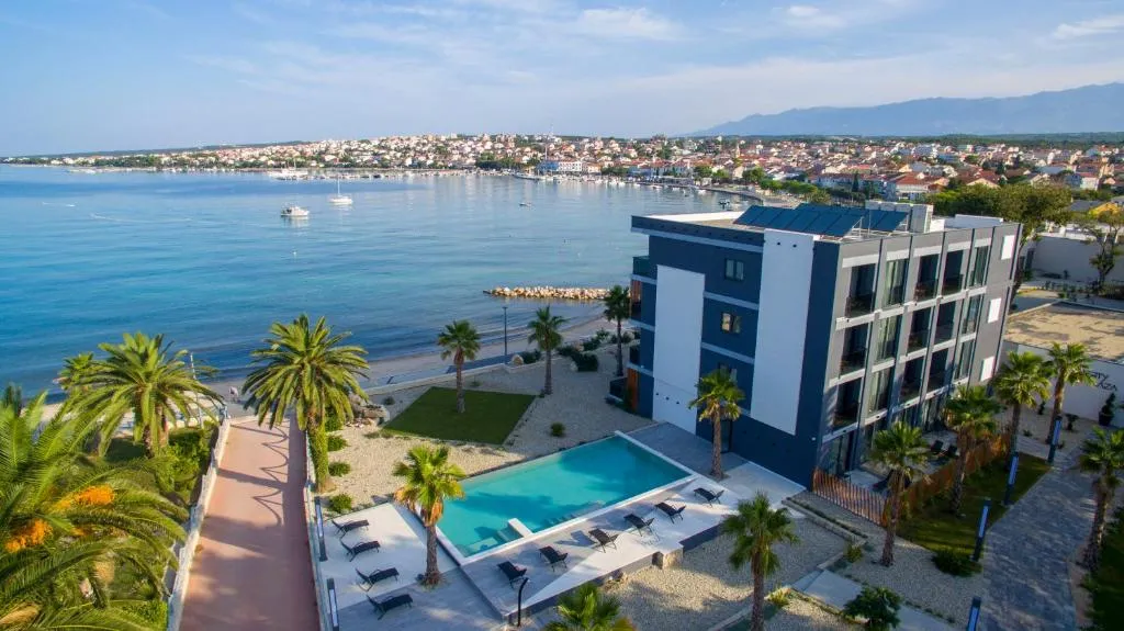 LIBERTY PLAZA, hotel in Novalja
