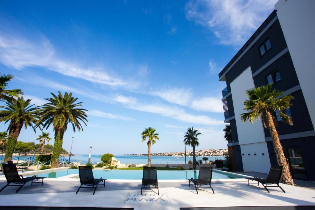 スイミングプール