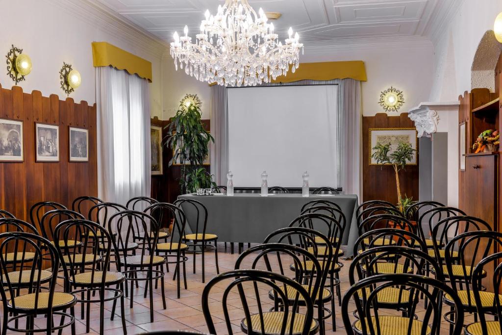 Hotel Don Abbondio photo