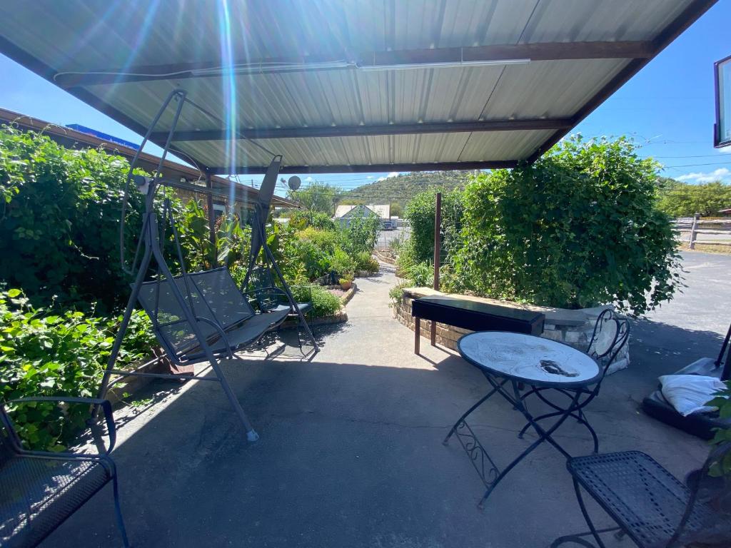 Americas Best Value Inn Photo 31