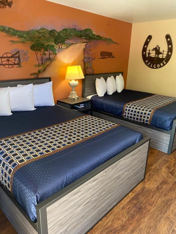 Americas Best Value Inn Photo 40