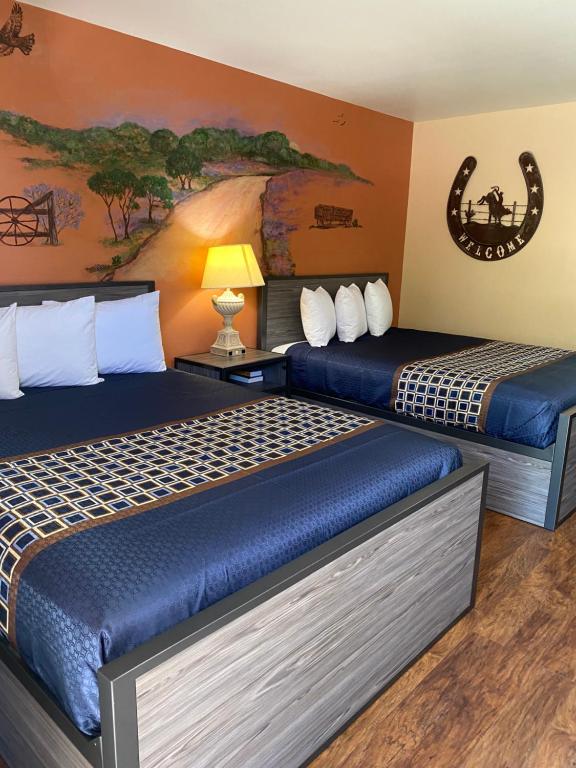 Americas Best Value Inn Photo 41