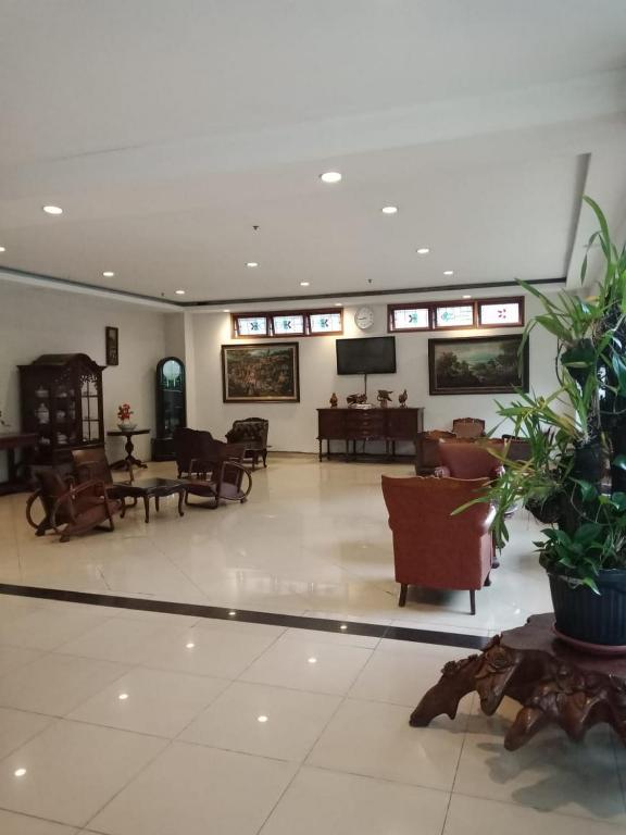 Hotel Yehezkiel Surapati Mitra RedDoorz
