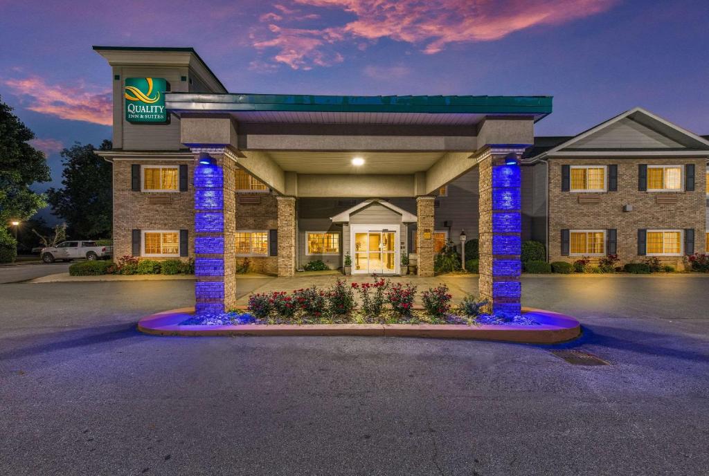 Quality Inn & Suites Hendersonville - Flat Rock, Flat Rock