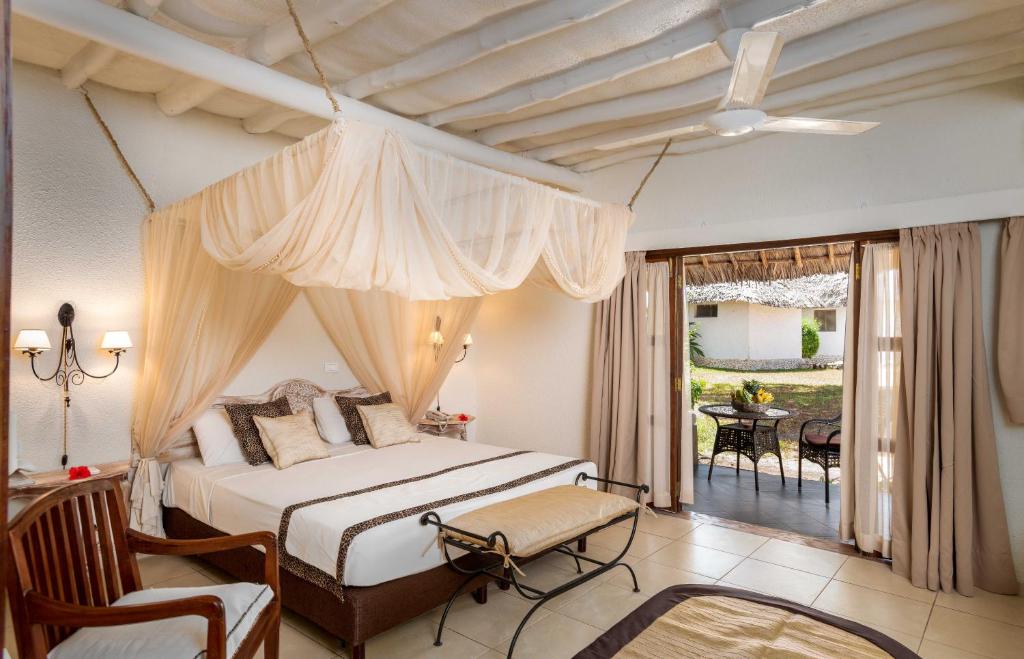 Karafuu Beach Resort and Spa photo