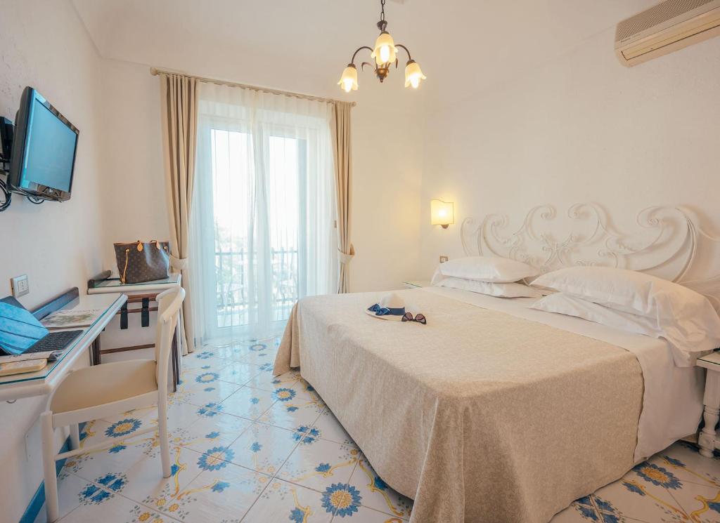 Grand Hotel Le Rocce photo
