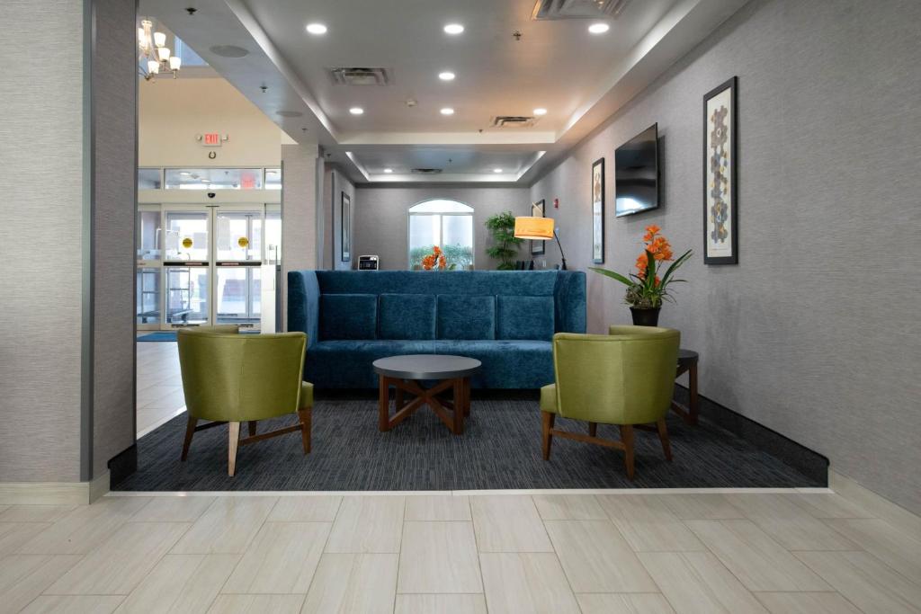 Holiday Inn Express Hotel & Suites Kansas City - Grandview By IHG 外観