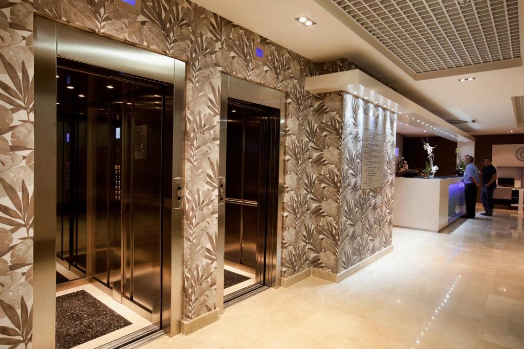 Hotel Allon Mediterrania — Hotel building in Villajoyosa, Valencian Community
