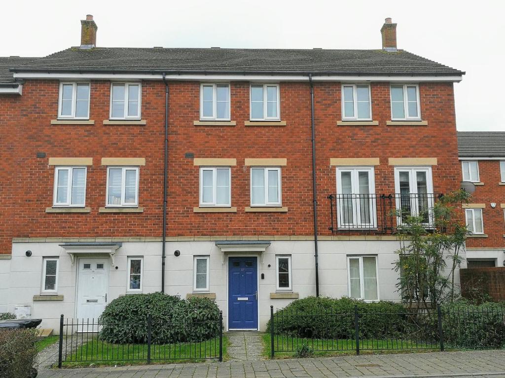 Comfortable and Welcoming Beatrix House by Cliftonvalley Apartments, Bristol