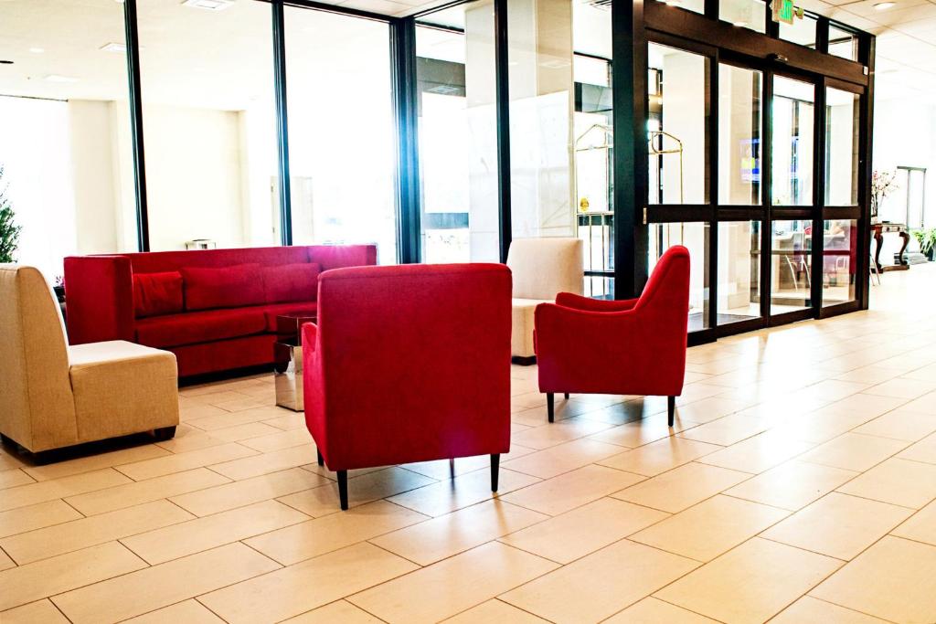 Holiday Inn Salem photo