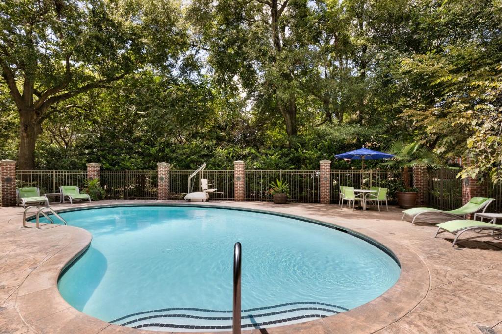 Holiday Inn Express Hotel & Suites Mount Pleasant - Charleston photo