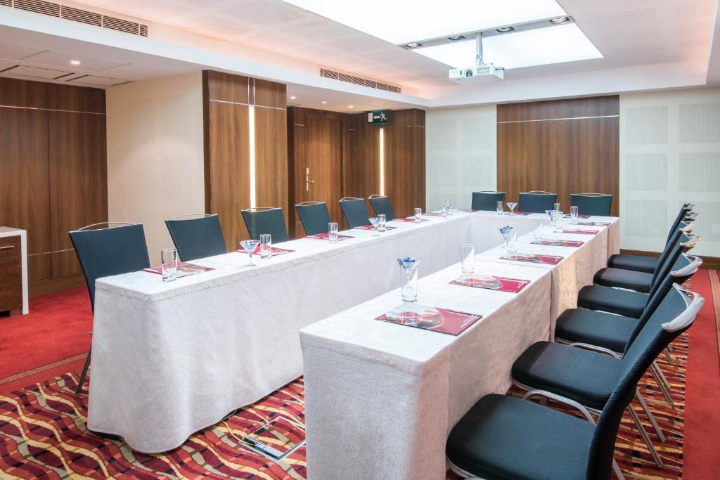 Sala de reuniões / Salões de baile