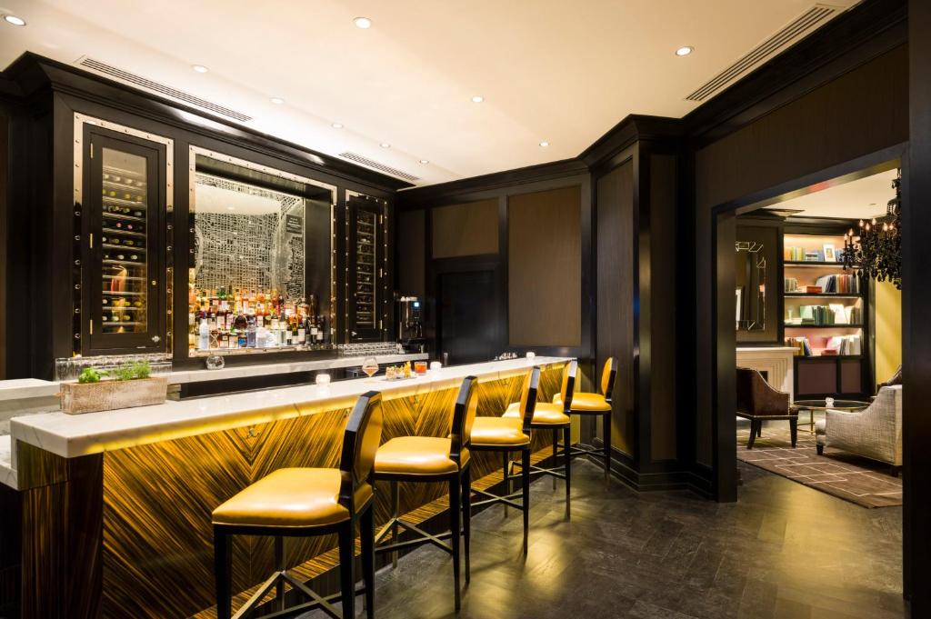 Pub/Lounge