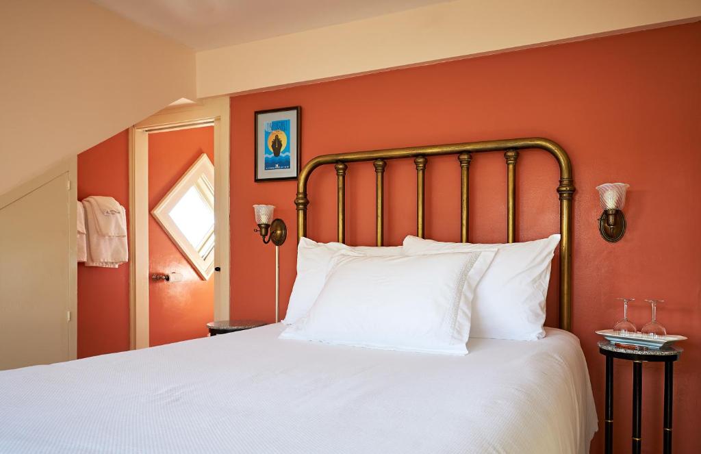 Cliff Lodge photo