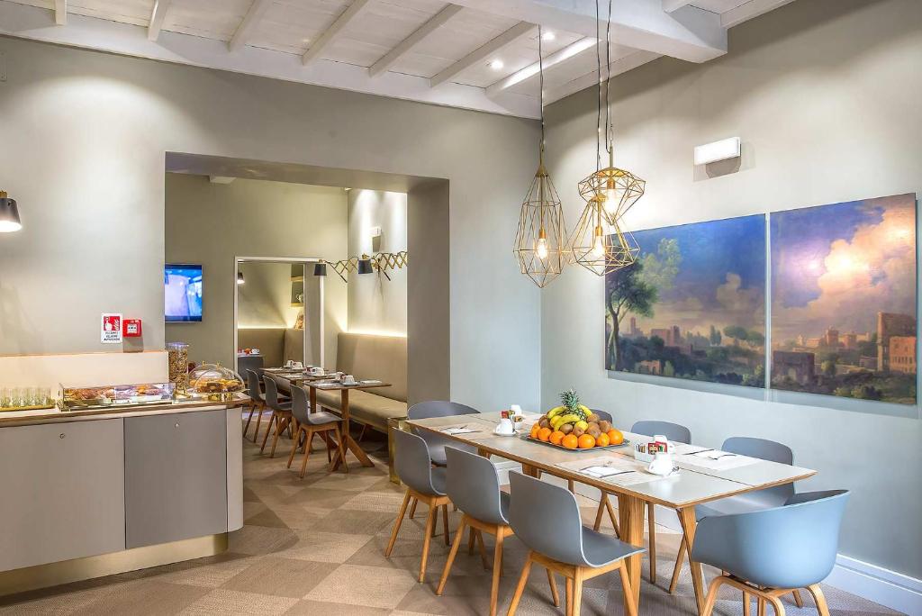 Hotel Accademia — Restaurant & bars in Rome, Lazio