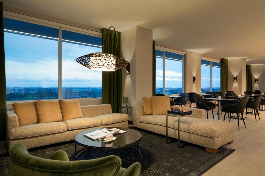 อินเตอร์คอนติเนนตัล ฮิวสตัน บาย ไอเอชจี (InterContinental Houston By IHG)