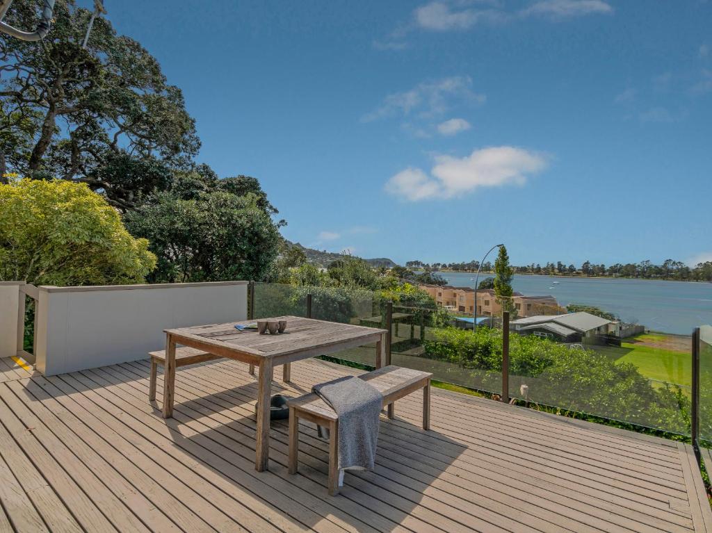 Tairua Harbour Views - Tairua Holiday Home, Tairua