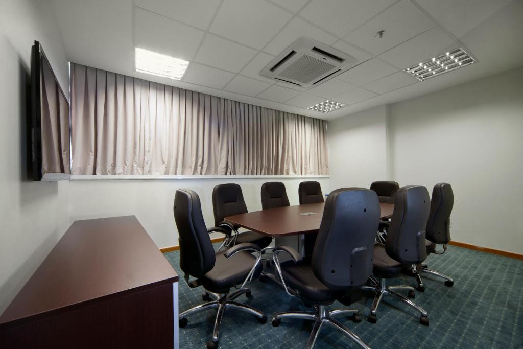 ศูนย์ธุรกิจ