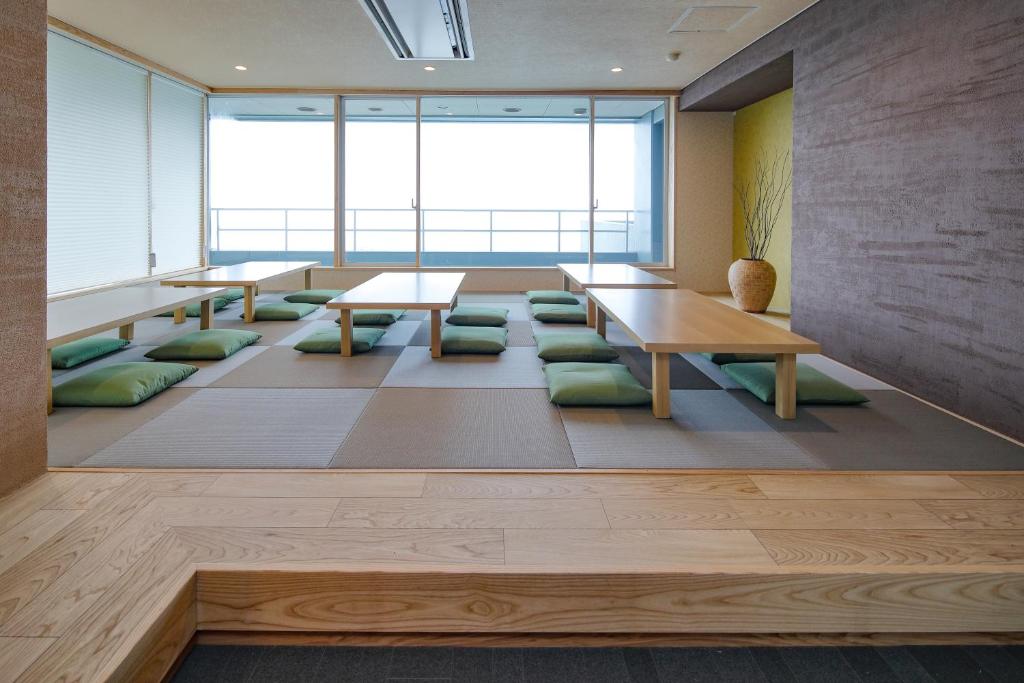 Shared lounge/TV area