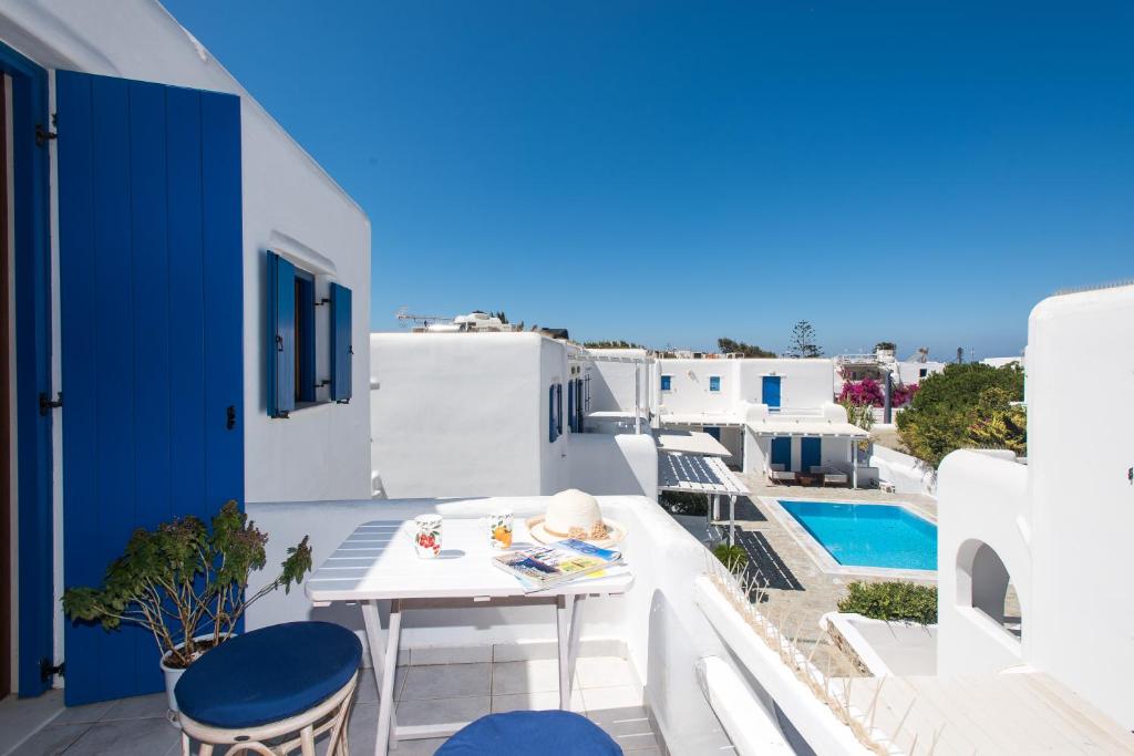 Olive Tree, Mykonos Town 2BRM Apartment with Pool, Mykonos