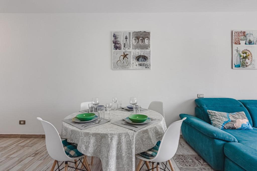 Cozy apartment in El Duque by AltamarHomes - 3