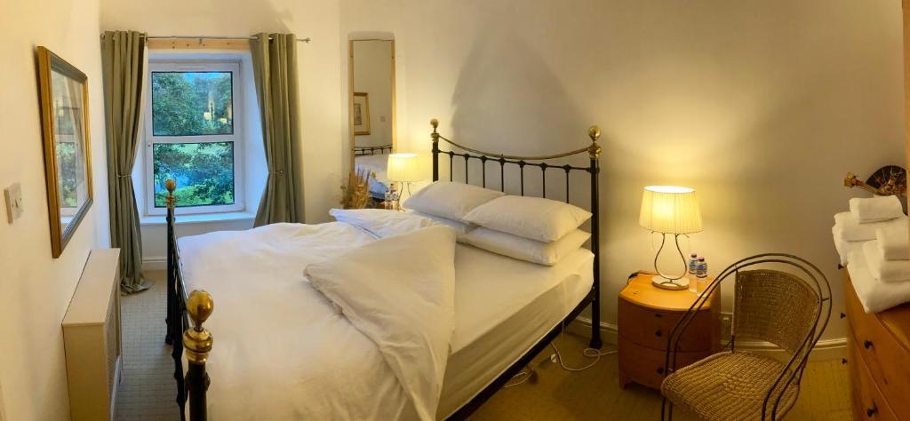 Park side Cottage, Number 2, The Morays, Blackford