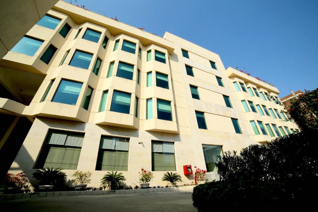 The Lalit Traveller Hotel photo