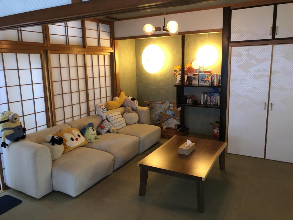 Shared lounge/TV area