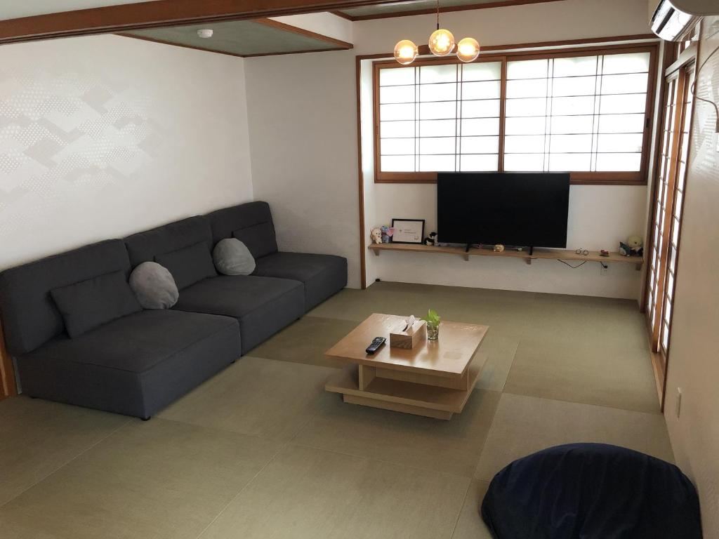 Shared lounge/TV area