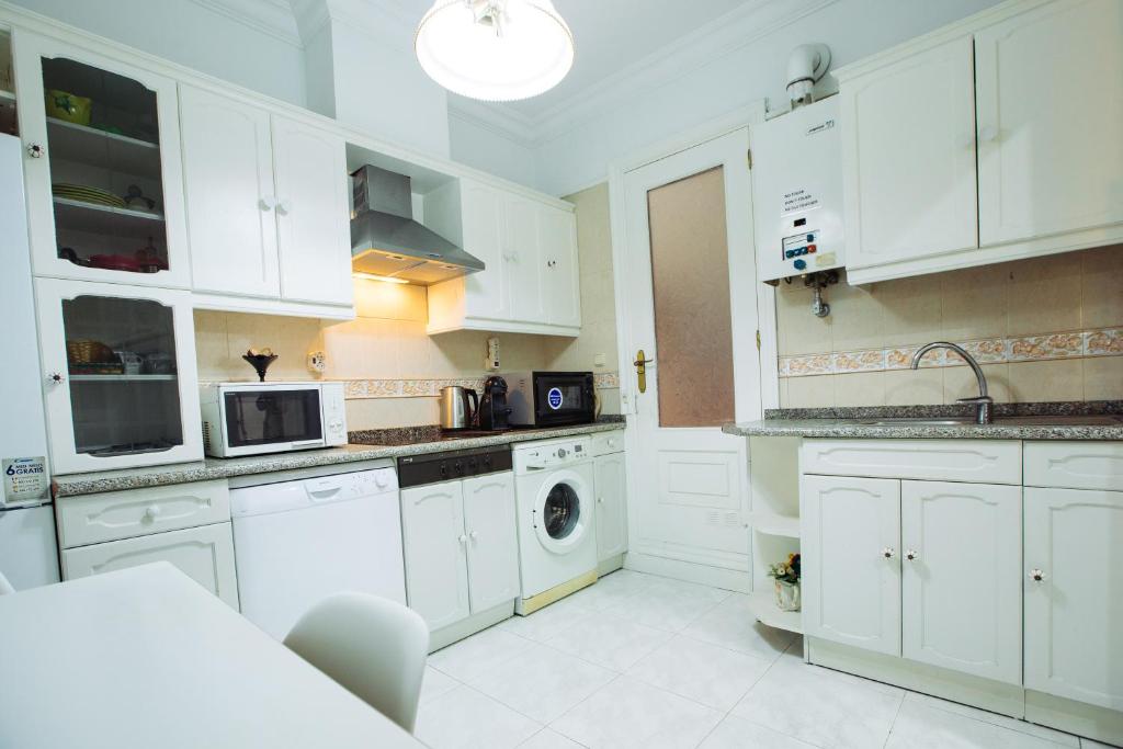 APARTAMENTO CENTRICO JUNTO ESTACION TREN Y AUTOBUS - 4