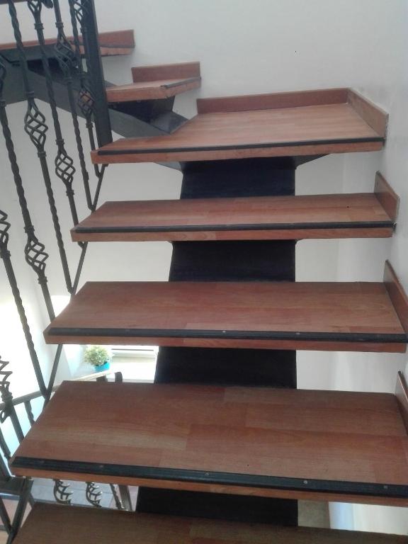 A La vue chambre BAGNO CONDIVISO SHARED BOTH2piano no lift no navetta a pagamento aria condizionata  photo