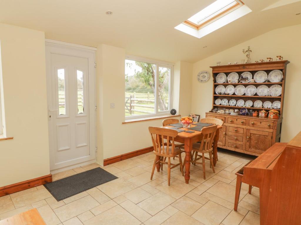 Bron Gadair, Newborough photo 8