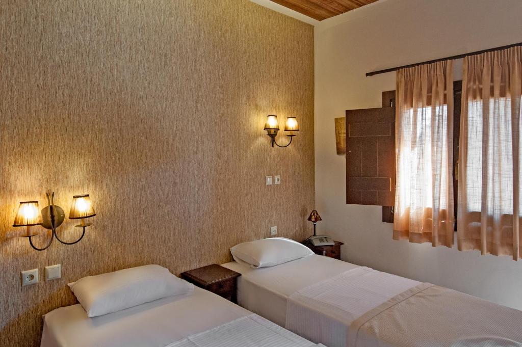 Polys Guest House photo