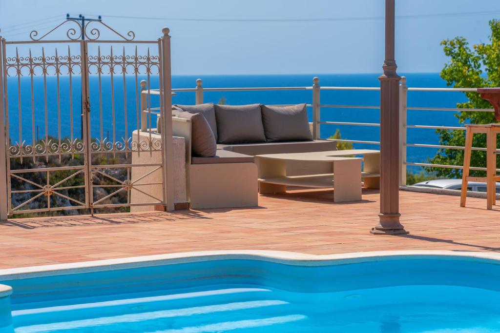 Kekatos Studios — Swimming pool in Lassi, Ionian Islands