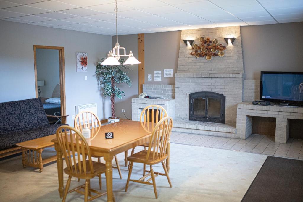 Motel Et Condo Chez Charley — Hotel in Sainte-Anne-de-Beaupré